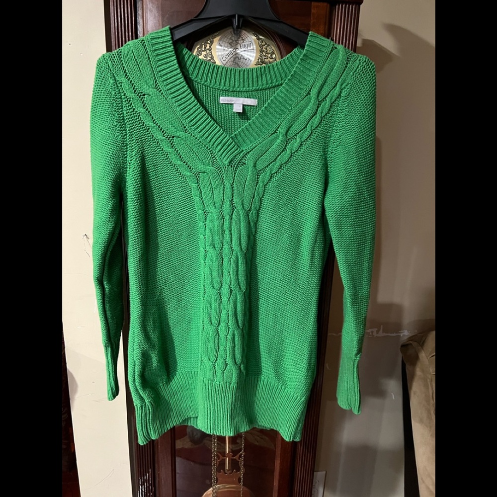 Green long sleeve sweater